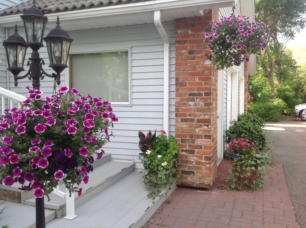 Mcdougall Lane Bed & Breakfast Drumheller Exterior foto