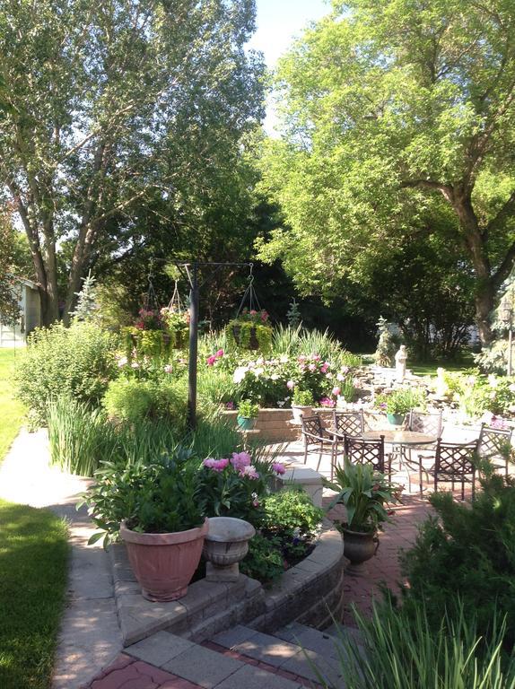 Mcdougall Lane Bed & Breakfast Drumheller Exterior foto